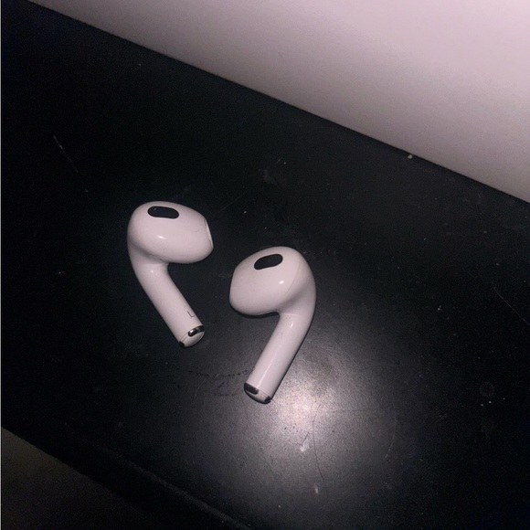 Wireless White Earbuds